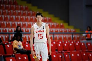 媒体人：中国男篮U19打的全是自己不擅长的东西 防守简直不忍直视