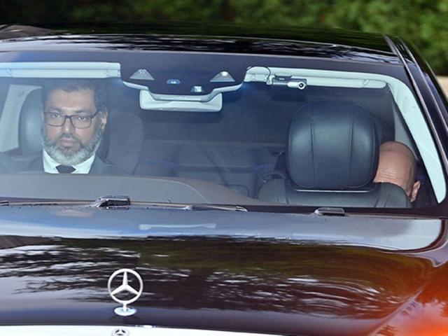 对曼联的灵魂之问：谁相信你们能选对下一个教练？